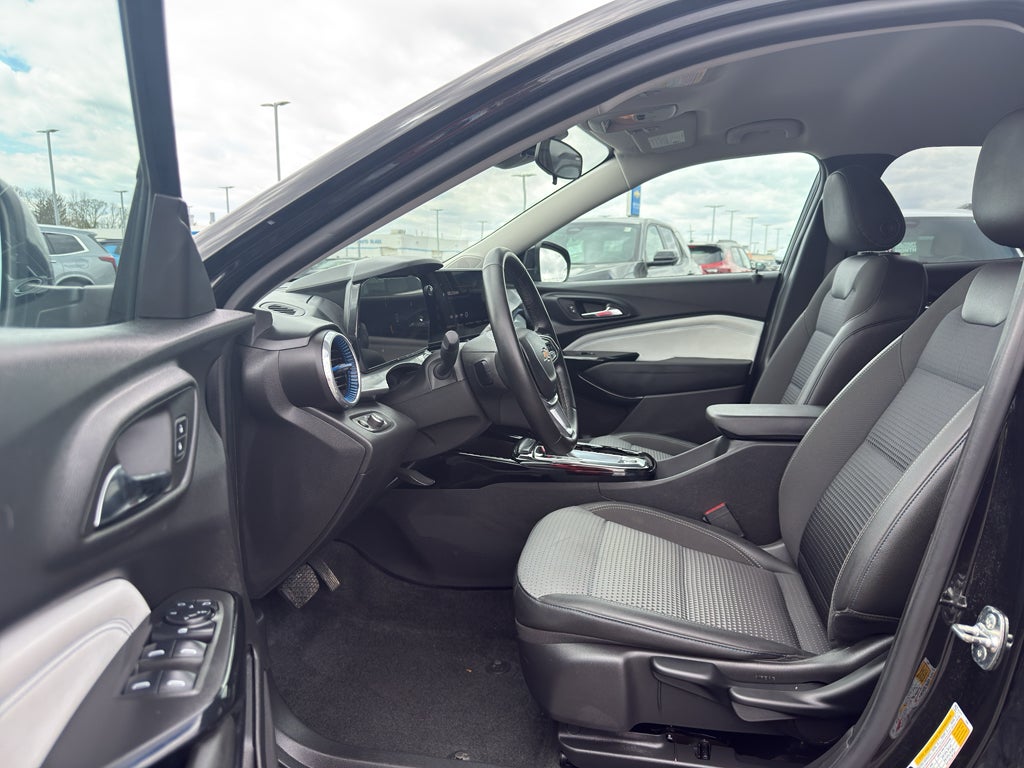 2024 Chevrolet Trax FWD 4dr LT