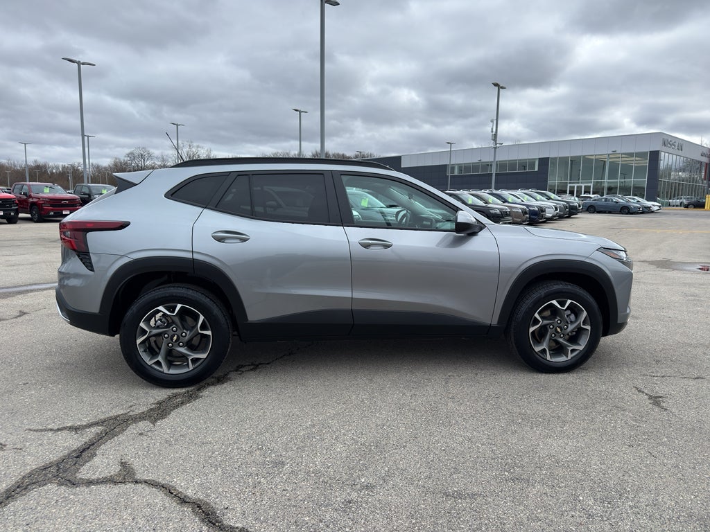 2024 Chevrolet Trax FWD 4dr LT