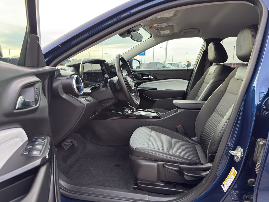 2024 Chevrolet Trax FWD 4dr LT