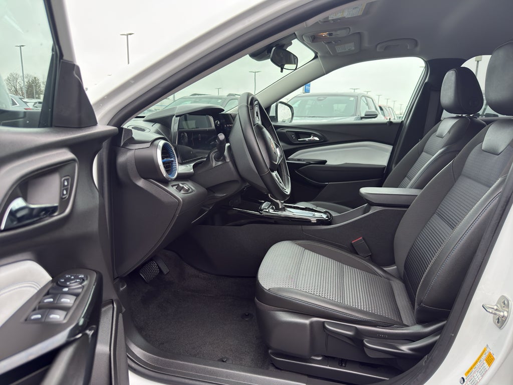 2024 Chevrolet Trax FWD 4dr LT