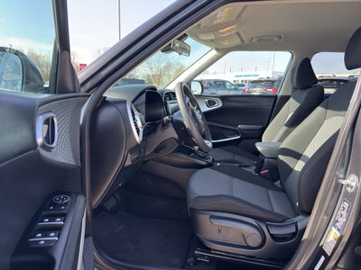 2024 Kia Soul LX IVT