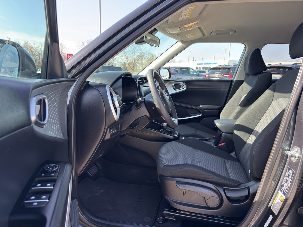 2024 Kia Soul LX IVT