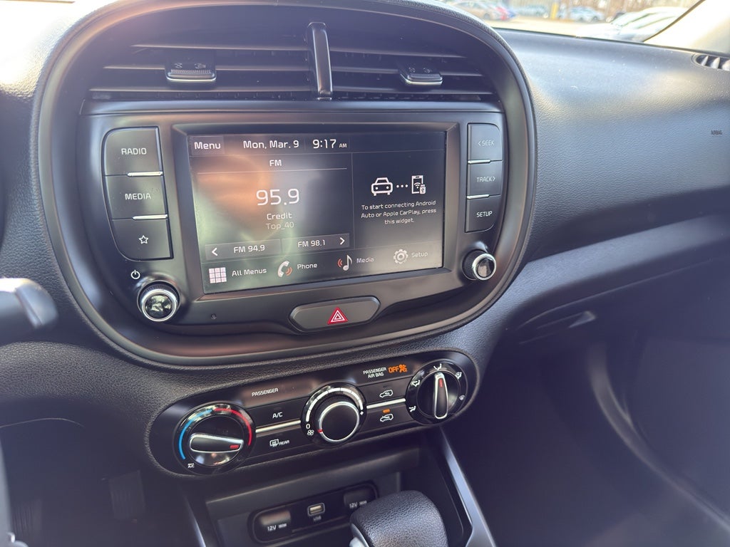 2024 Kia Soul LX IVT