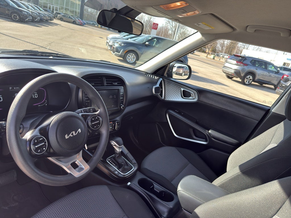 2024 Kia Soul LX IVT