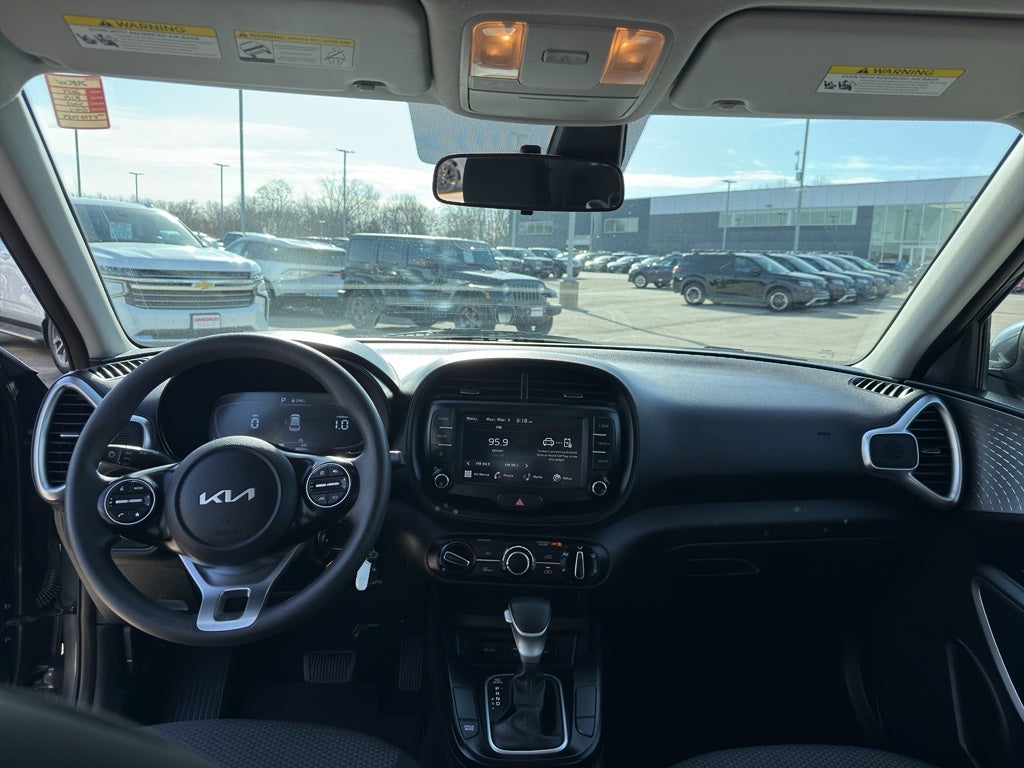 2024 Kia Soul LX IVT