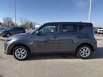 2024 Kia Soul LX IVT
