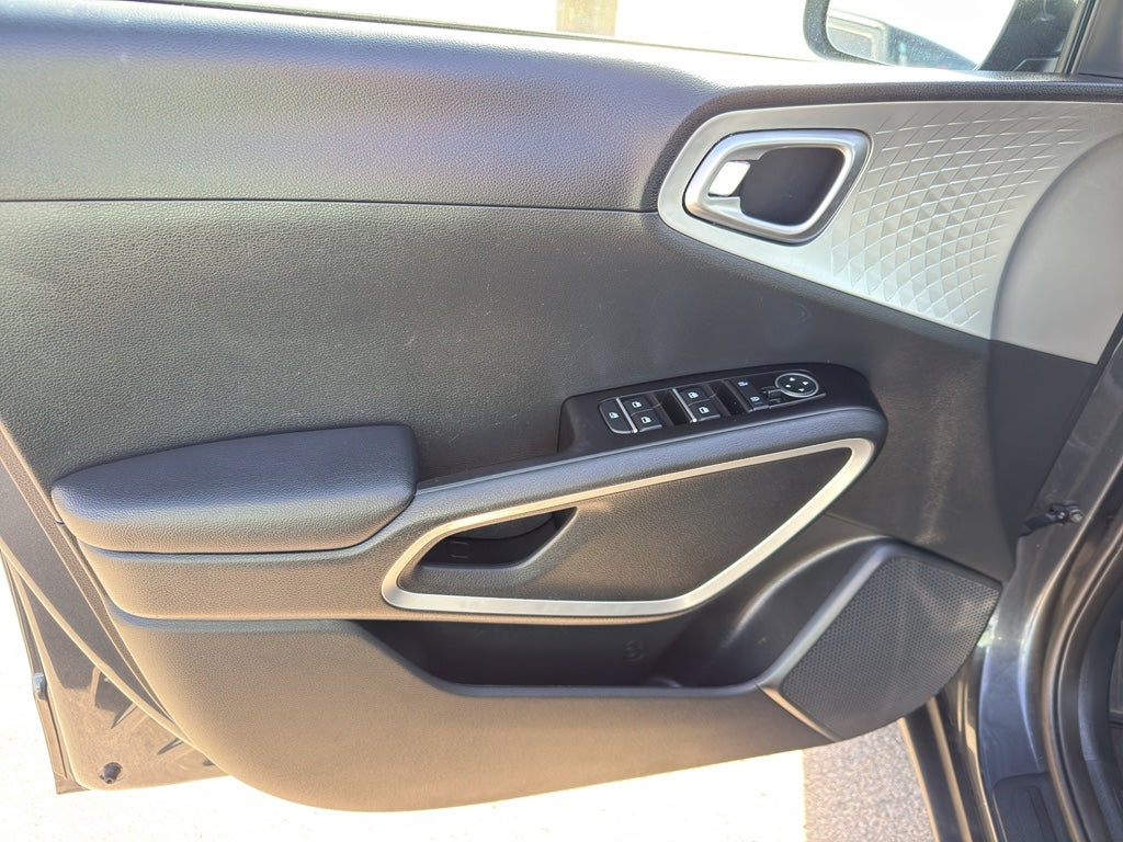 2024 Kia Soul LX IVT