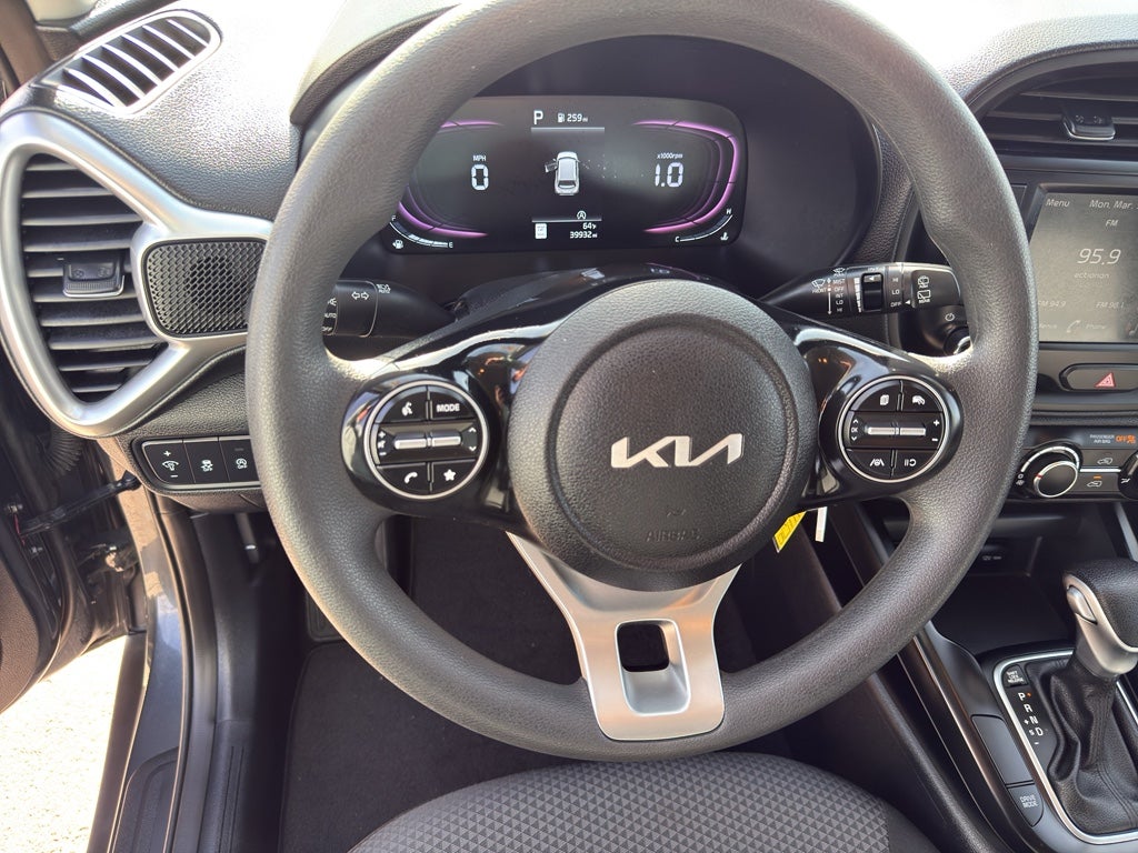 2024 Kia Soul LX IVT