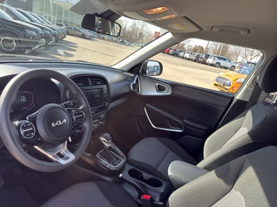 2024 Kia Soul LX IVT
