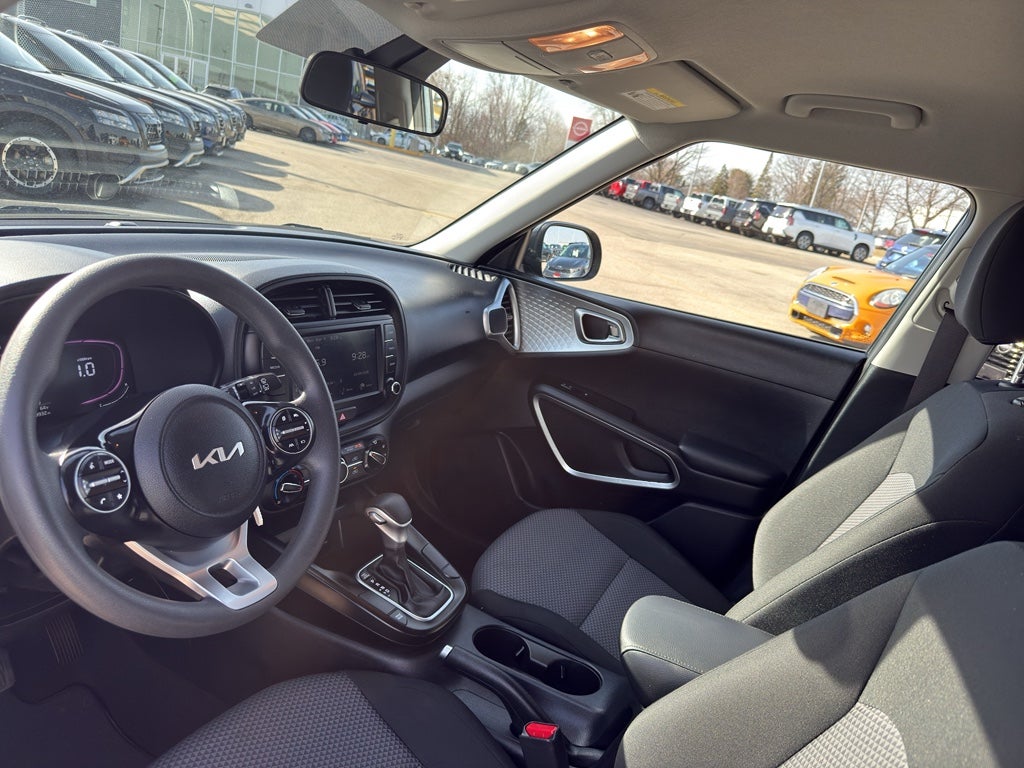 2024 Kia Soul LX IVT