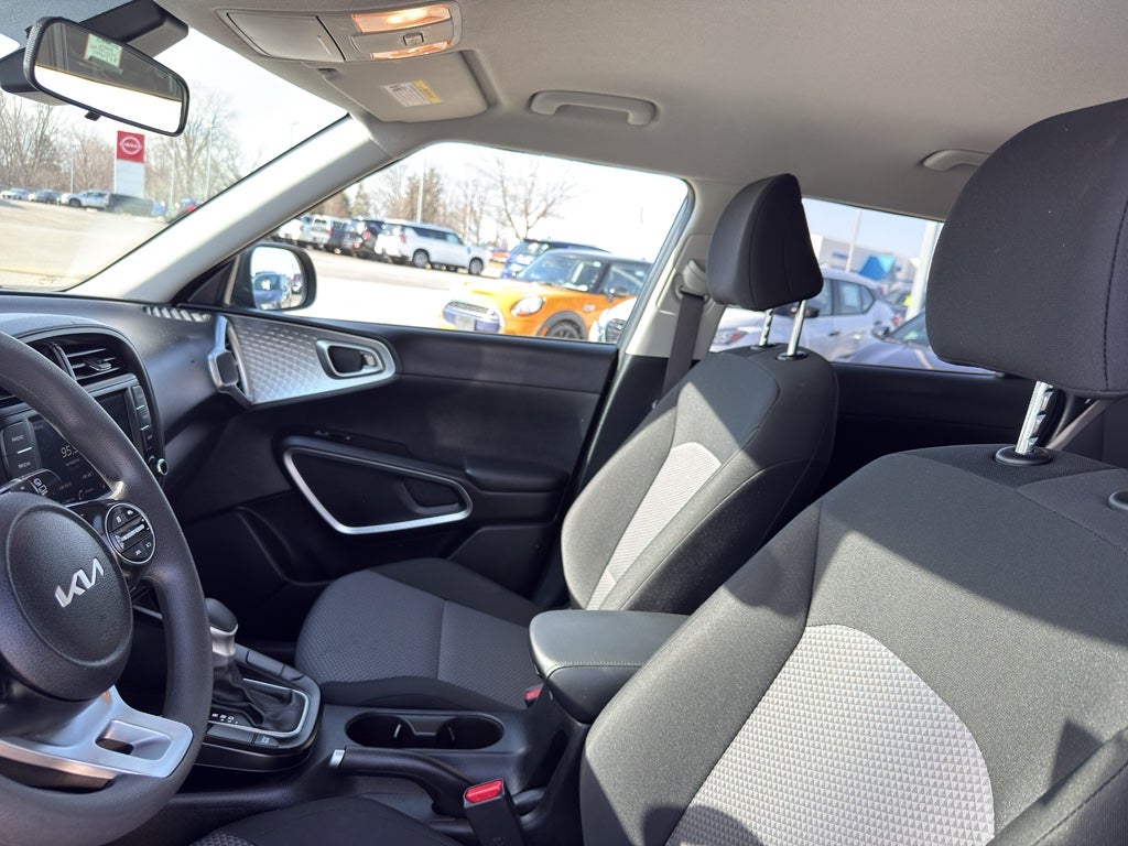 2024 Kia Soul LX IVT