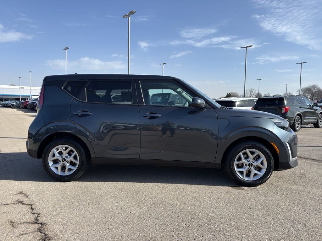 2024 Kia Soul LX IVT