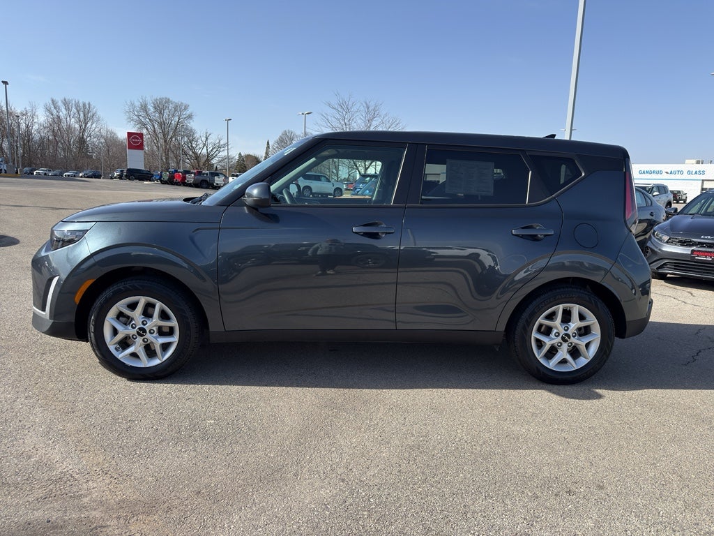 2024 Kia Soul LX IVT