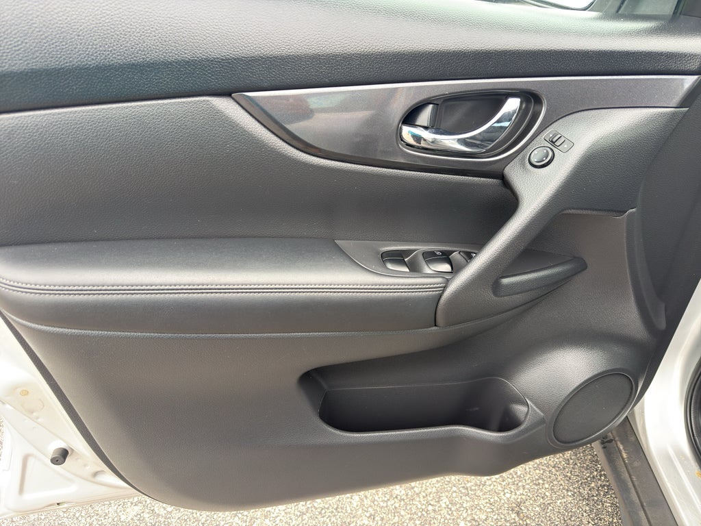 2017 Nissan Rogue FWD S