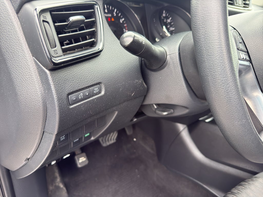 2017 Nissan Rogue FWD S