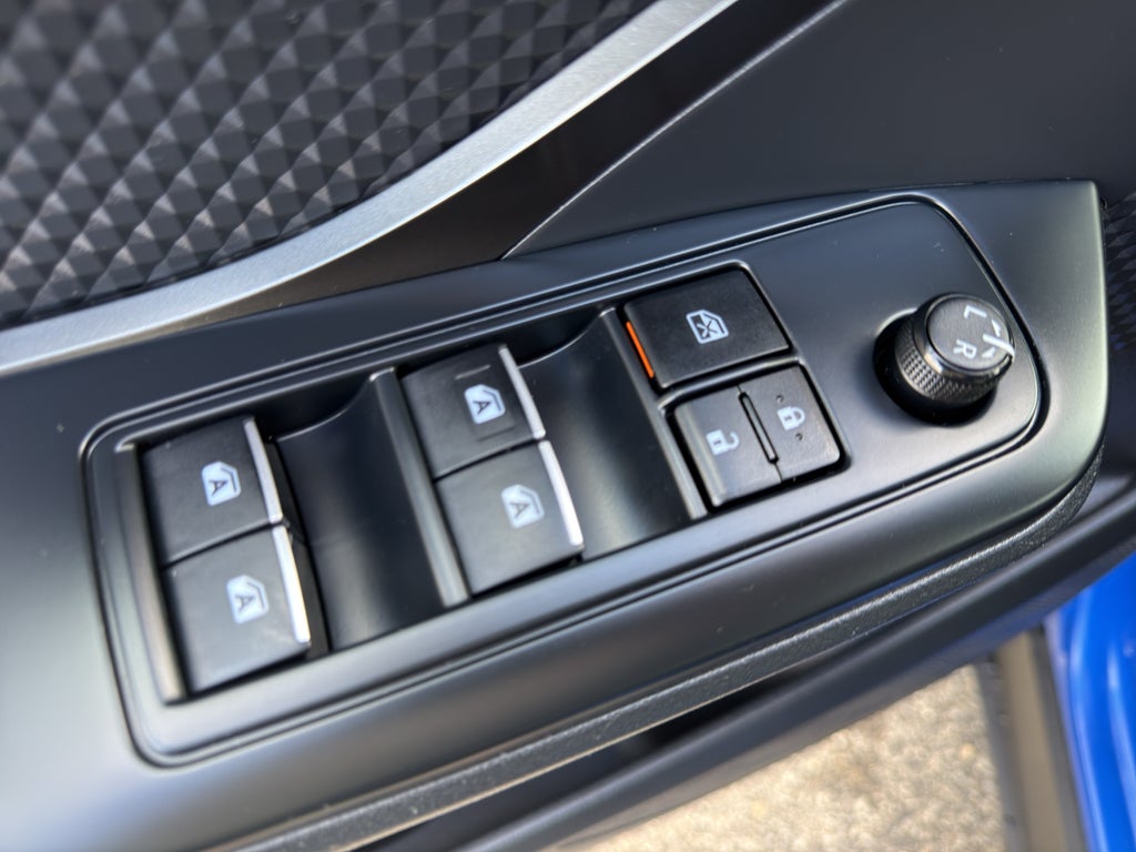 2018 Toyota C-HR XLE FWD (Natl)