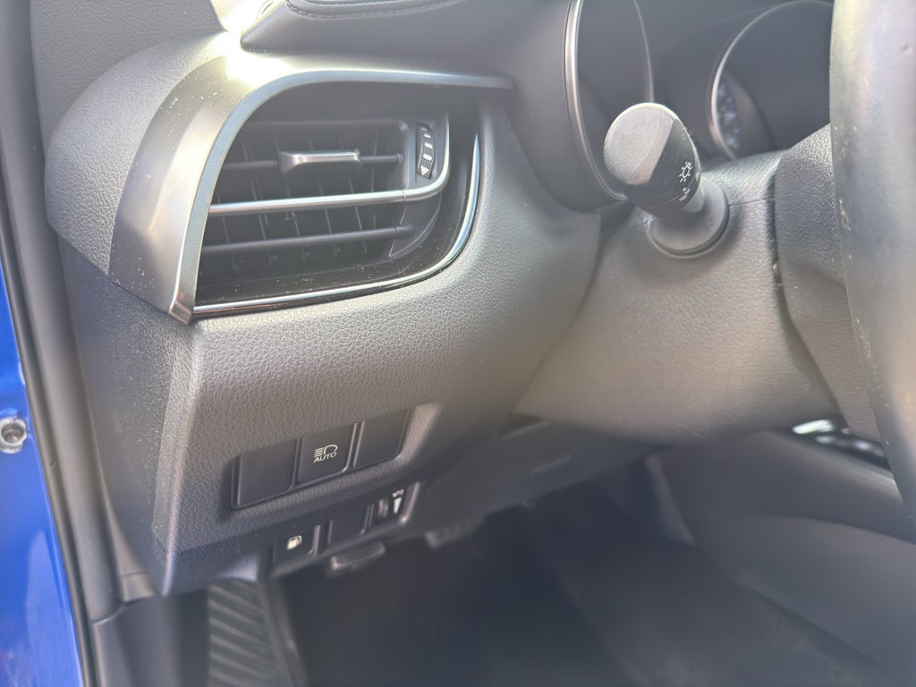 2018 Toyota C-HR XLE FWD (Natl)