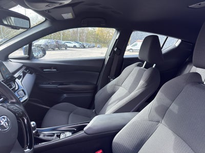 2018 Toyota C-HR XLE FWD (Natl)